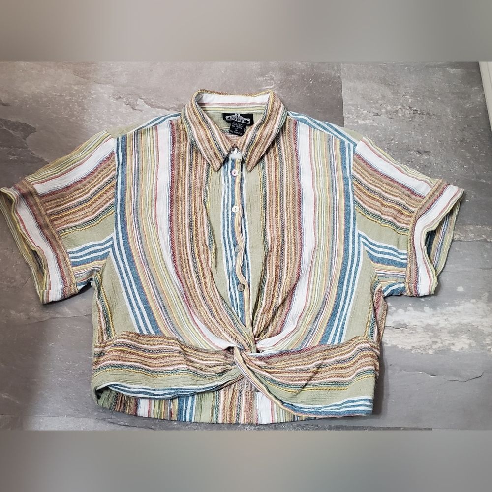 Angie Short Sleeves Crop Top Shirt. Multicolor Stripes. Twisted Front. Boho. L.